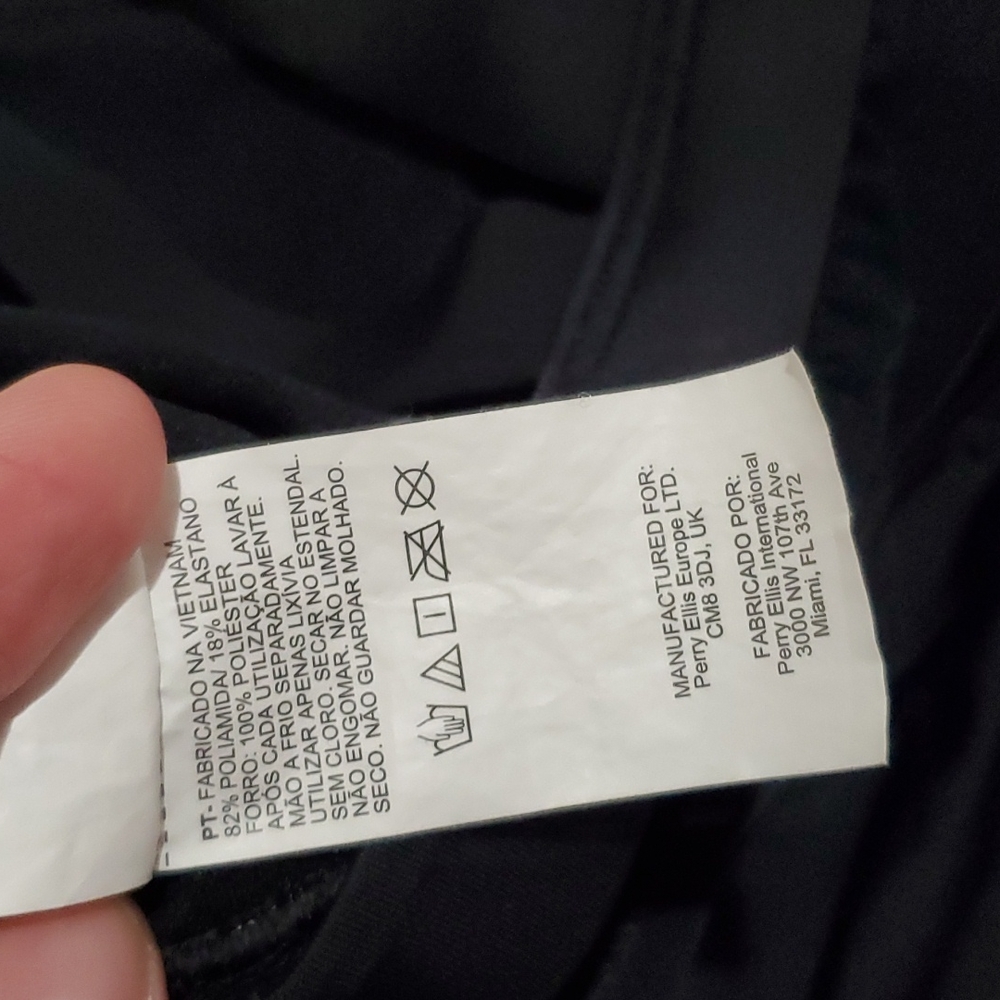 Nike Women`s Mesh Solid Edge One Piece Swimsuit - Picture 11 of 11